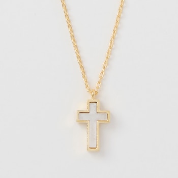 avec Shell Cross Pendant Necklace